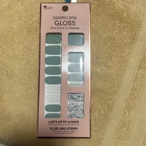 Gel nail strips